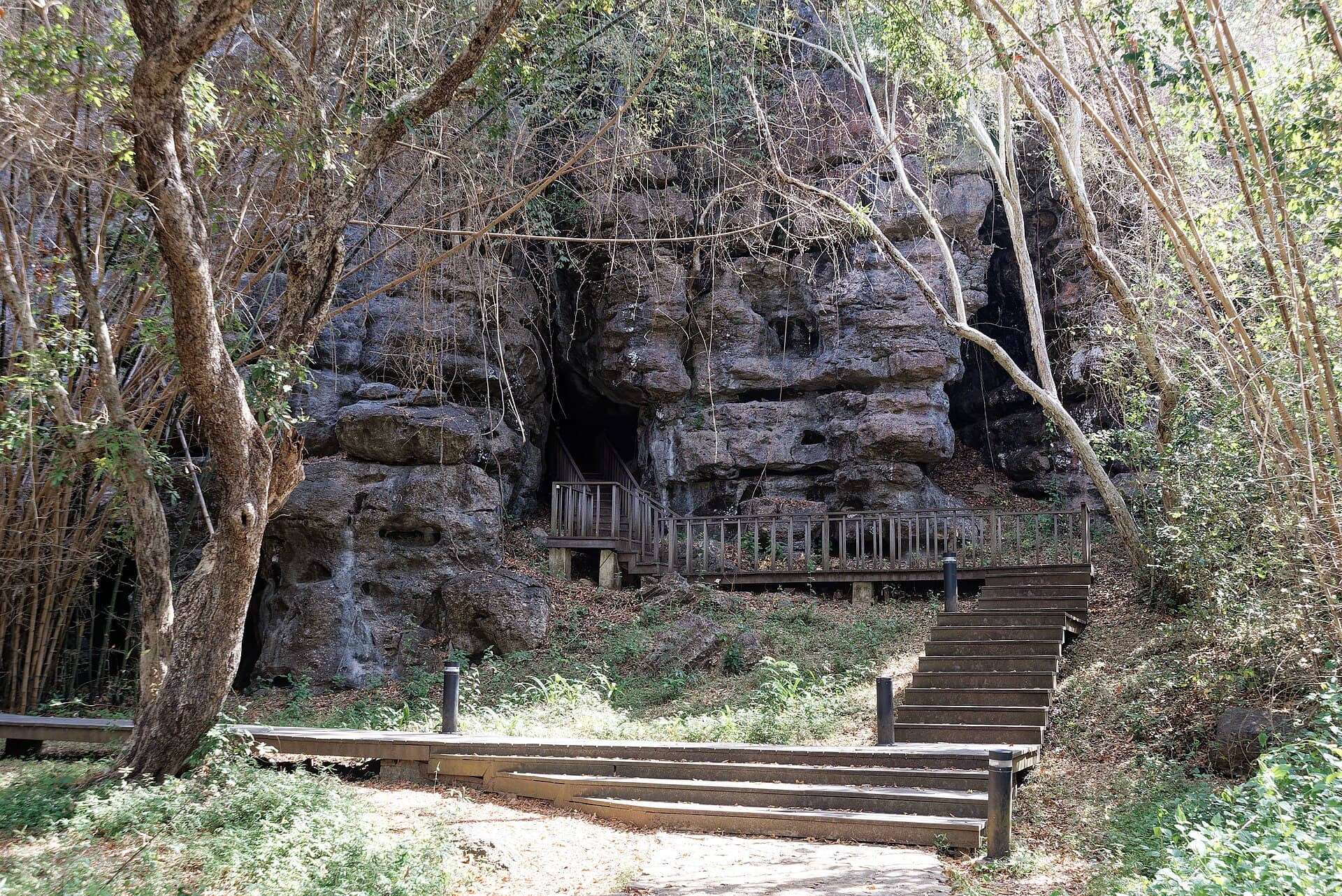 Batu Cermin Cave (Mirror Stone)