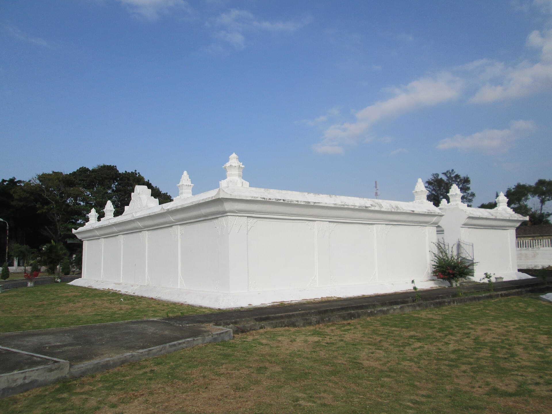 Gunongan Historical Park and Putroe Phang
