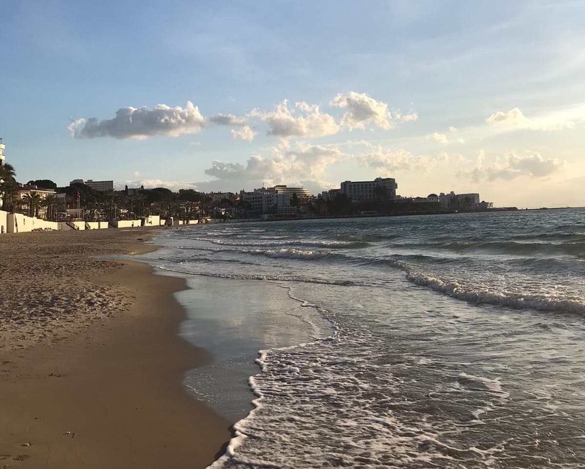شاطئ السيدات