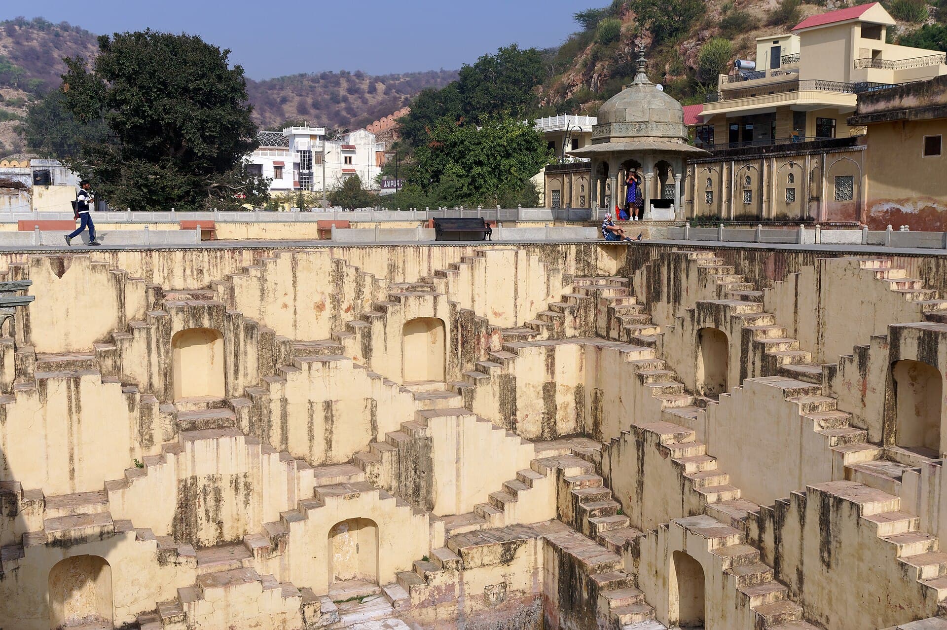 Panna Meena ka Kund