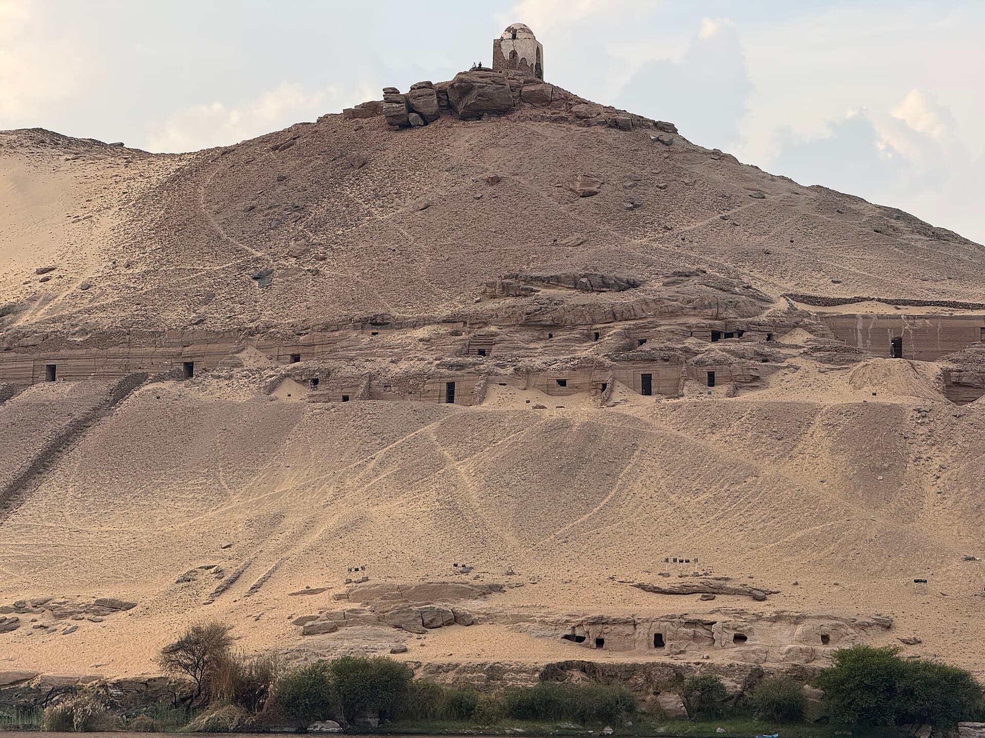 مقابر النبلاء في قبة الهوا