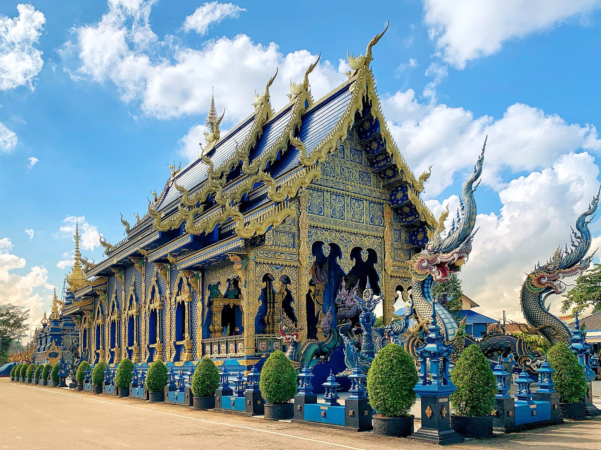 Blue Temple (Wat Rong Suea Ten)